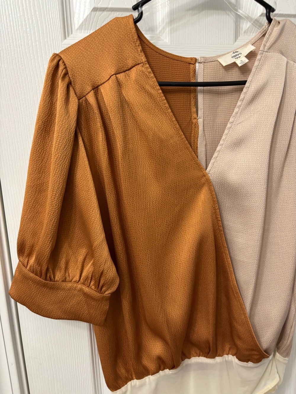 entro Colorblock Wrap Blouse Bodysuit in Rust and Beige Women’s Size Small - Picture 4 of 9